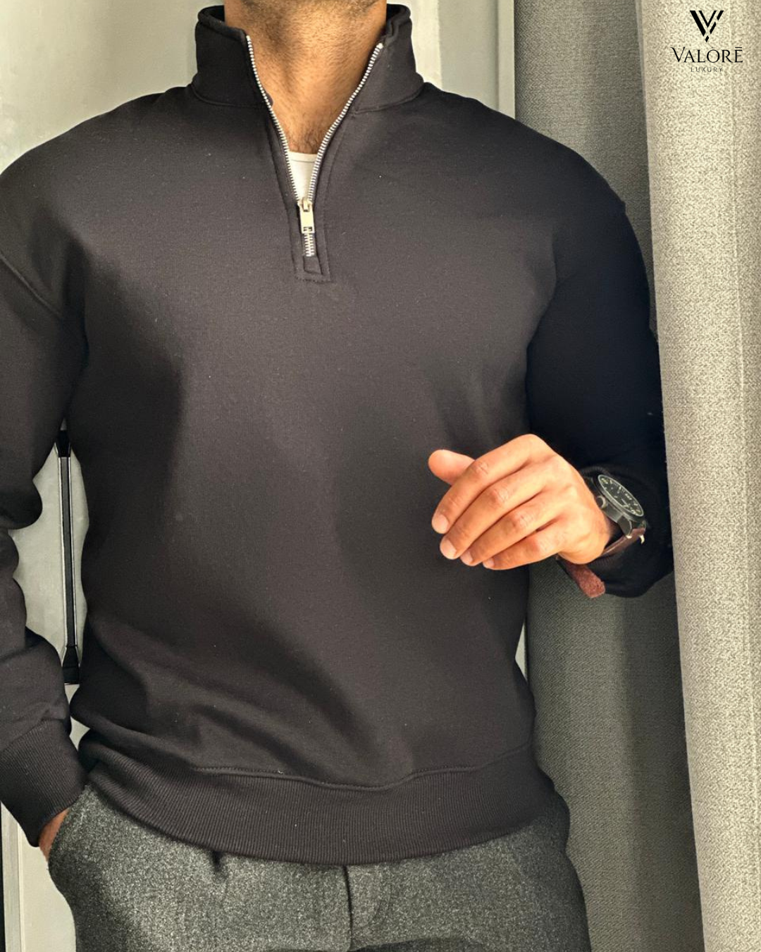 BASIC QUARTER-ZIP SWEATSHIRT